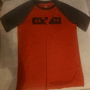 American Eagle small burgundy unworn Tshirt